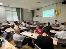 瑞穂図書館で講演