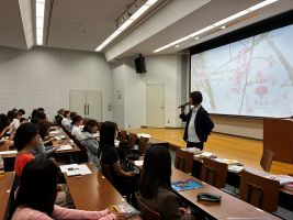 名古屋外国語大学で講義